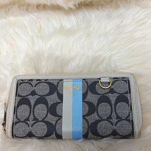 Coach est 1941 Purse